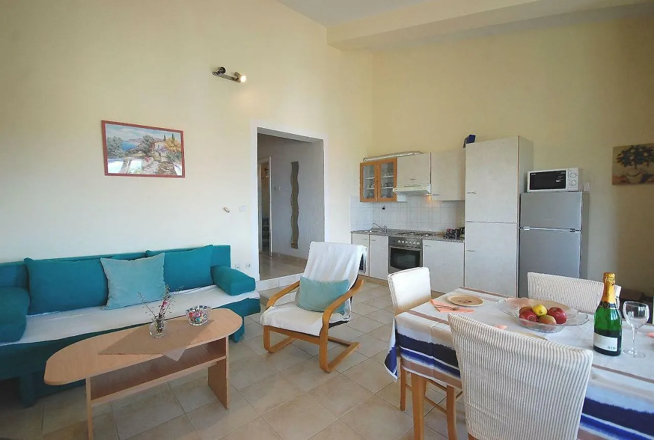 Apartments Nency Malinska