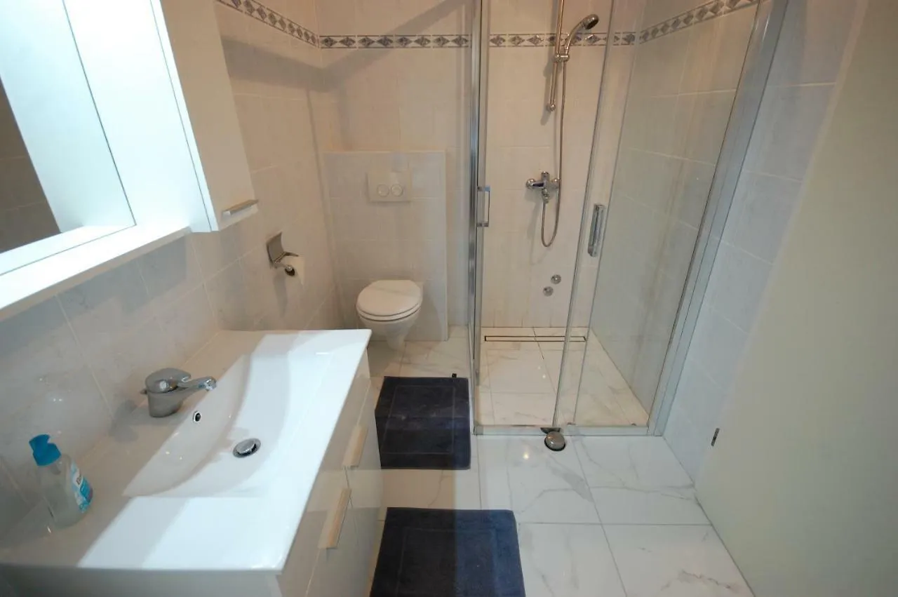 Apartments Nency Malinska